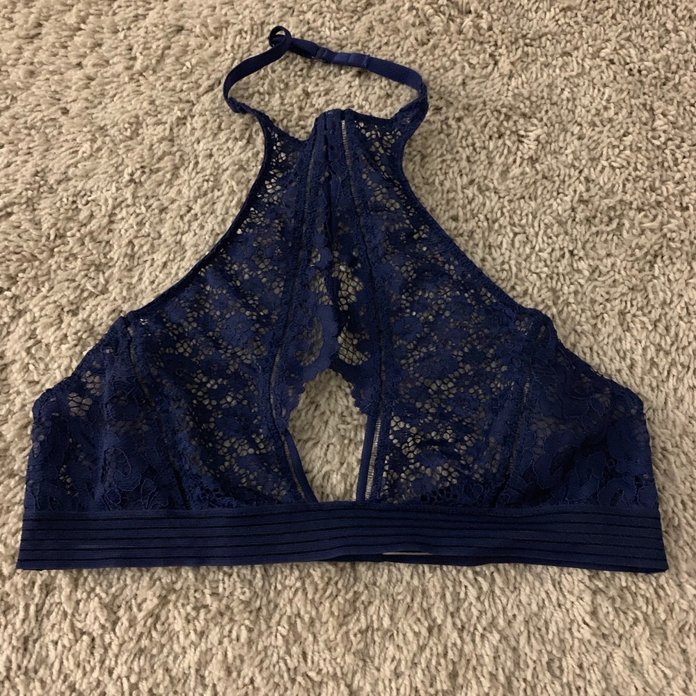 Victoria’s Secret high neck bralette. Size medium.
